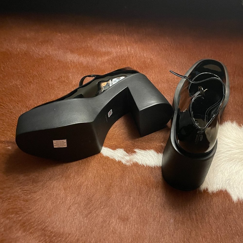 Olivia Platform Pump In Black Patent Leather - Picture 5 of 9